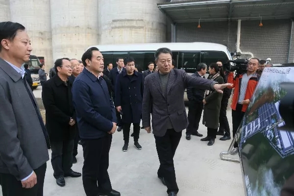 1598923959122743.jpg 徐州市(shi)委(wei)參觀.webp.jpg